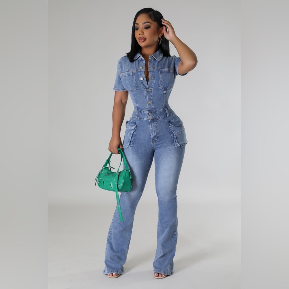 Blue Denim Jumpsuit with Fitted Silhouette and Flared Legs